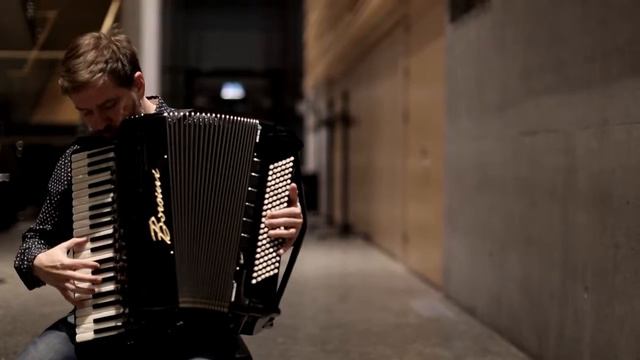 22D Artist // Atli Örvarsson on Accordion смотреть онлайн
