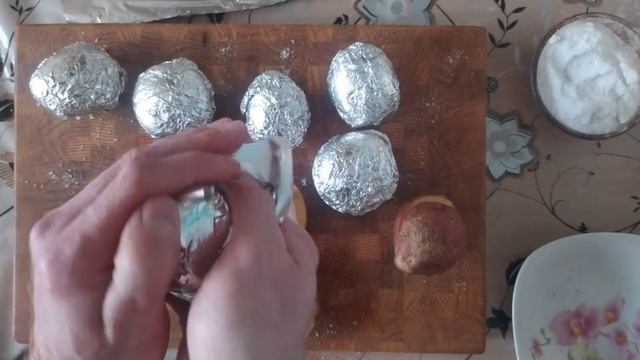 Запекаю картошку с салом в духовке!!! Картошка в фольге!!! смотреть онлайн