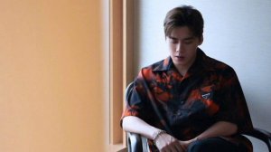 Lý Thấm bị Lý Dịch Phong quấy rối tình dục khi đóng phim chung