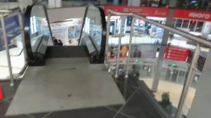 1 рабочий и 2 заброшенных лифта Kone (2004 г.в) Грузоподъемность 900 кг.