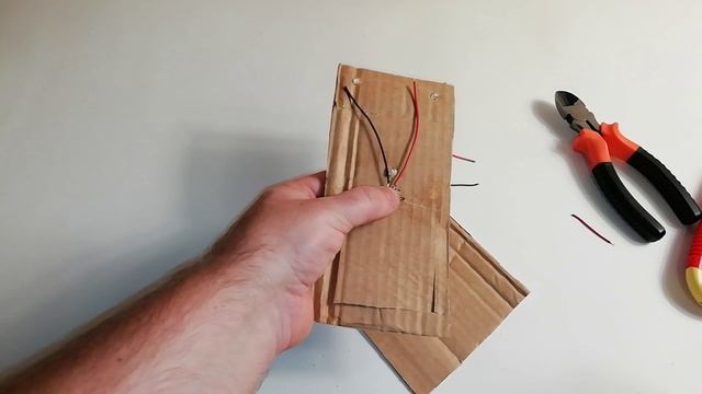 Как сделать вездеход из картона и моторчика? Изделия из картона.