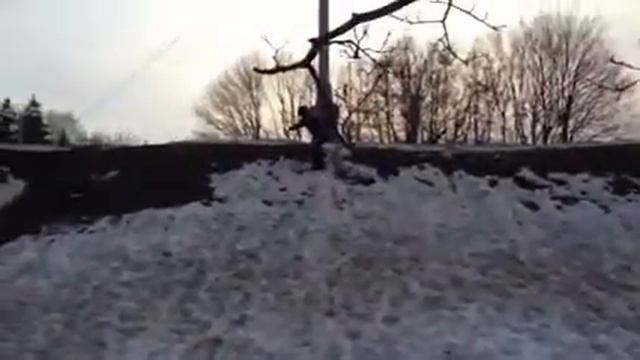 Жёсткое падение с горы смотреть онлайн