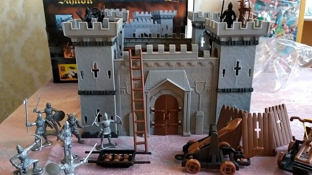 Замок c солдатиками от "Attivio" из "Детского мира" смотреть онлайн