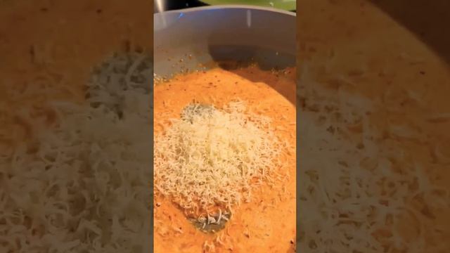 Just a little creamy gnocchi inspo 😉Made with garlic, lots of parm, tomato paste and basil 🍅😋