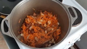 Тушёная капуста с мясом в чугунном казане. Очень Вкусно!