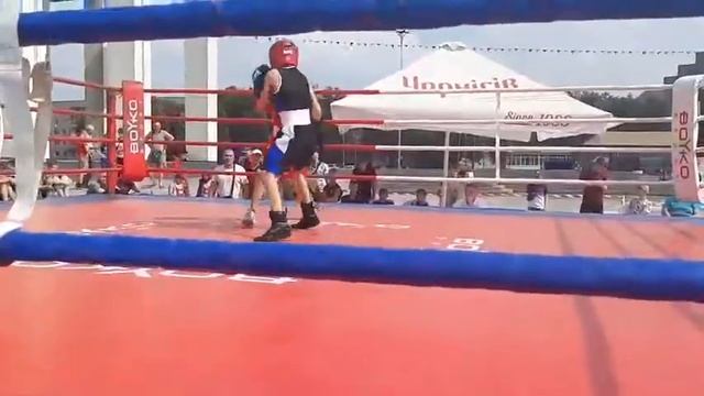 10 бой жуткая аллергия очень тяжело нос не дышит глаза отекли смотреть онлайн