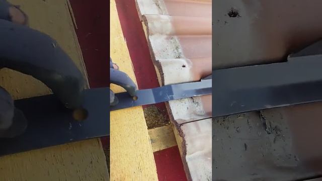 Установка трубчатых снегозадержателей. Braas.