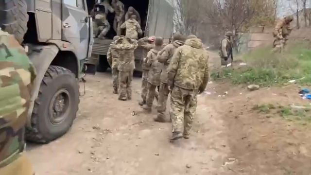 Пленные военнослужащие ВСУ смотреть онлайн
