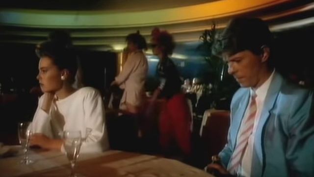 David Bowie - Blue Jean (Official Video) смотреть онлайн