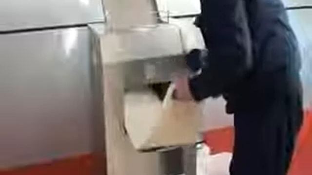 Тестораскаточная машина YM 350 AR смотреть онлайн