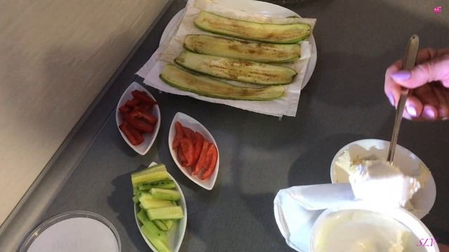 Рулетики из КАБАЧКА/zucchini rolls/легко, просто, вкусно/оригинальная подача украсит ваш стол смотреть онлайн