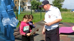 Сотрудники Березовского отделения ГИБДД провели профилактическую акцию «Безопасный двор».mp4