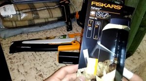 Пила Fiskars Extract SW 75 и точилка Fiskars для топора и ножа