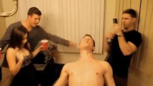 НА ВЕЧЕРИНКЕ ПЬЯНЫЙ/ТРЕЗВЫЙ