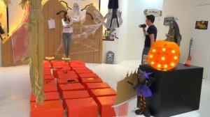 DON'T STEP ON THE WRONG BOX CHALLENGE 2 HALLOWEEN !!! Squid Game en vrai !