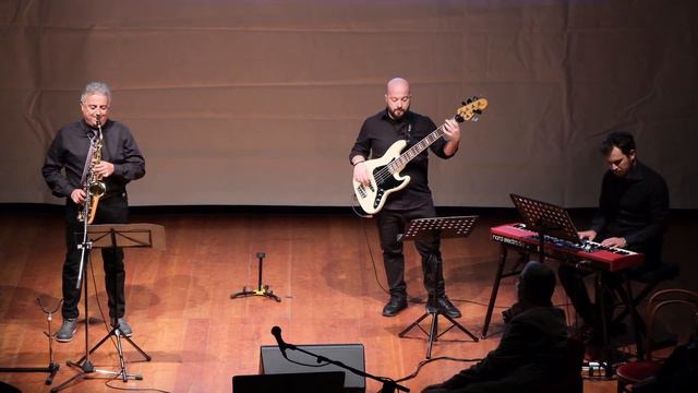 "MONT-MARCIAN IN RIMA" (musica 1: sax Fabrizio Bosi, basso Claudio Zappi, tastiere Davide Caprari) смотреть онлайн