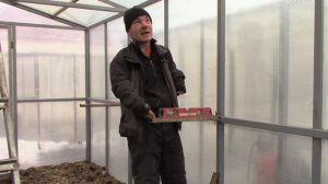 Такую полку в теплице захочет каждый.Легко и просто сделать каждому.