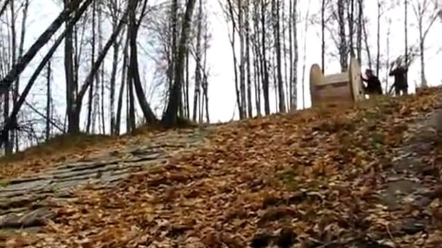 Во Дворе на катушке смотреть онлайн