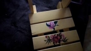 Декупаж или как украсить стулья и скамейку салфетками