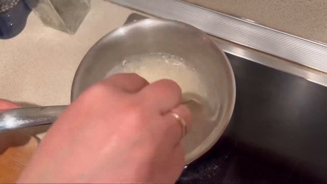 Куриная печень с чесноком. Ужин за 15 минут. смотреть онлайн