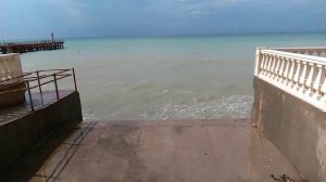 пляж на против ЖД вокзала Лоо