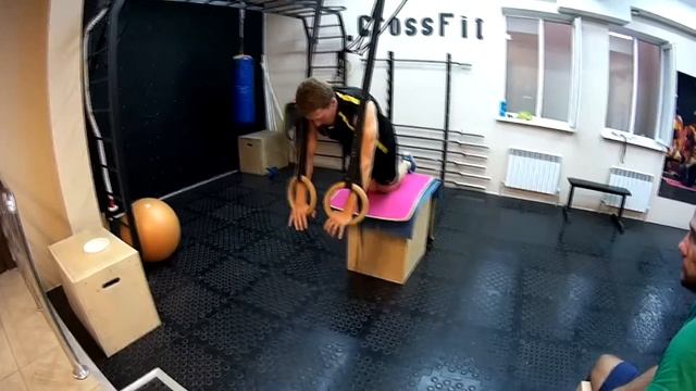 Учим стойку на руках и разные подводяшки смотреть онлайн