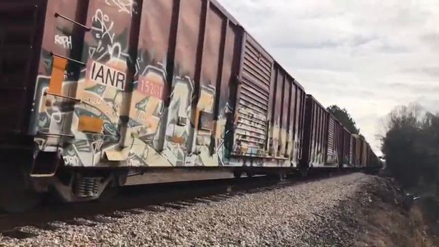 Railfanning Hattiesburg MS with Union Pacific teir 4, KCS grey ghost and more смотреть онлайн