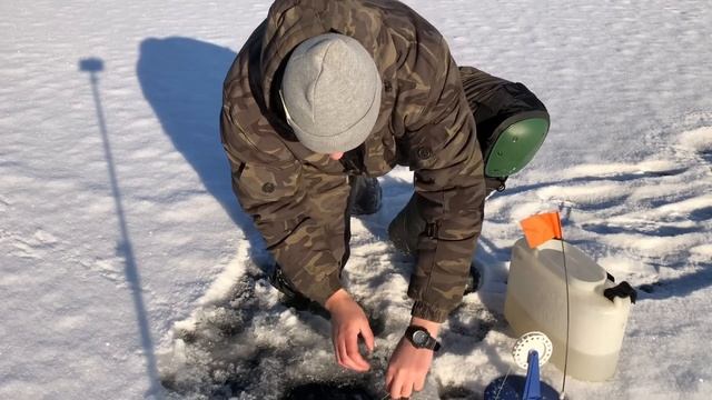 ОТКРЫТИЕ ЗИМНЕЙ РЫБАЛКИ 2023-24! ЛОВЛЯ ЩУКИ НА ЖЕРЛИЦЫ. смотреть онлайн