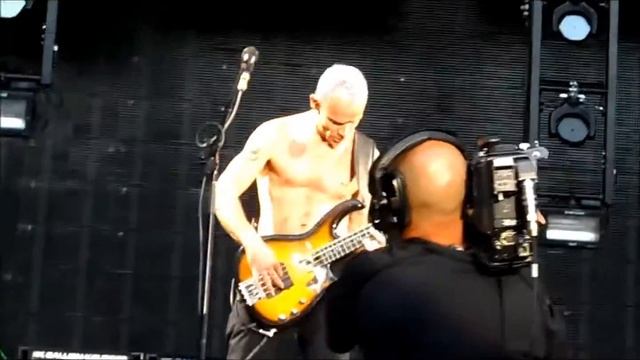 Париж, Кладбище Пер-Лашез, могила Джима Моррисона - 30 июня 2012г. смотреть онлайн