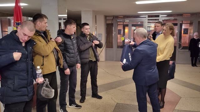 Еще одна группа добровольцев из Братска отправилась сегодня в зону СВО
