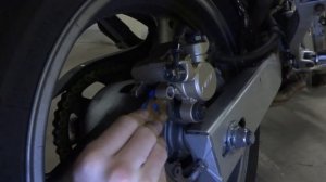 Замена задних тормозных колодок - Honda cb600Hornet