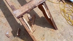 ПРОСТОЙ И БЫСТРЫЙ МОСТИК,ЧЕРЕЗ РЕЧУШКУ,ИЗ СТАРЫХ ДОСОК.))
своими руками