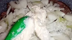 Говяжья печень со сметаной и луком. Печень по-строгановски. Как приготовить её мягкой и сочной?