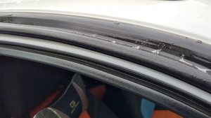 Способ смазки резиновых уплотнителей автомобиля