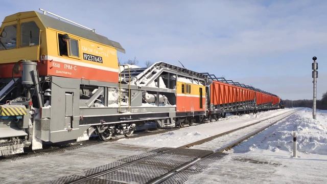 Снегоуборочная машина СМ-2М ГМ-1764 на станции Бряндино смотреть онлайн