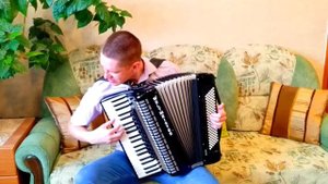 Обработка русской народной песни "Выйду на улицу" в исполнении Тараса Кривова на аккордеоне ?