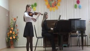 Коротова Софья Р Ильина На качелях.
