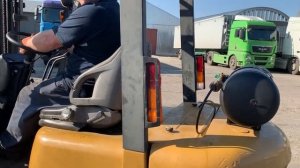 Вилочный бензиновый автопогрузчик Mitsubishi FG20-F17B с механической коробкой передач