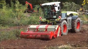 Работа лесной фрезы и камнедробилки MAXISOIL