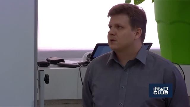 Антон Зарезов представляет проект от компании ЗАО "Связь инжиниринг"