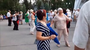 А КОГДА НА МОРЕ КАЧКА И БУШУЕТ УРАГАН...