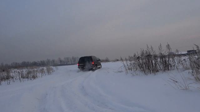Первые испытания в поле после снегопада.Танк.Шевроле Тахо