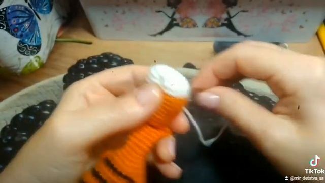 ТИГРЯТА брелочки крючком под песню Мы-Пожар. Амигуруми. смотреть онлайн