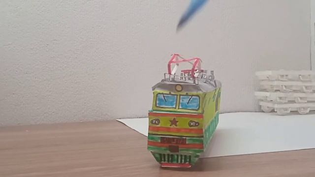 Обзор модели электровоза ВЛ82м-070 из бумаги смотреть онлайн