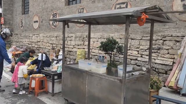 Уличная стоматология и рыночная жизнь. Так живут простые китайцы смотреть онлайн