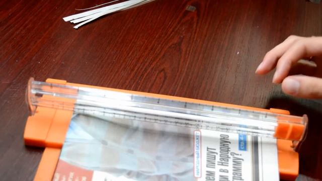 Быстрый способ нарезки газет для кручения трубочек смотреть онлайн