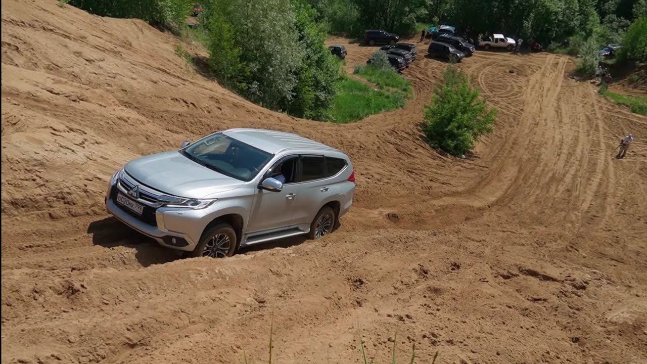 Битва в карьере! SsangYong Kyron, Rexton и УАЗ Патриот против Toyota Prado и Jeep Grand Cherokee смотреть онлайн