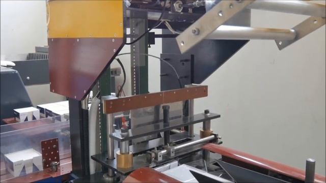 Упаковочный станок Ф 23 50 100 2   Automatic napkin packaging machine