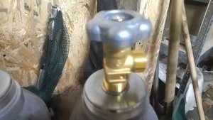 ПОДСТАВКА под БАЛЛОНЫ ДЛЯ ГАЗОСВАРОЧНОГО ОБОРУДОВАНИЯ ИЗ ПРОФИЛЬНОЙ ТРУБЫ, СВОИМИ РУКАМИ