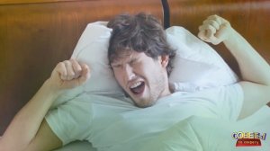 Что будет если СПАТЬ всю ночь БЕЗ ПОДУШКИ  Правильные позы для сна